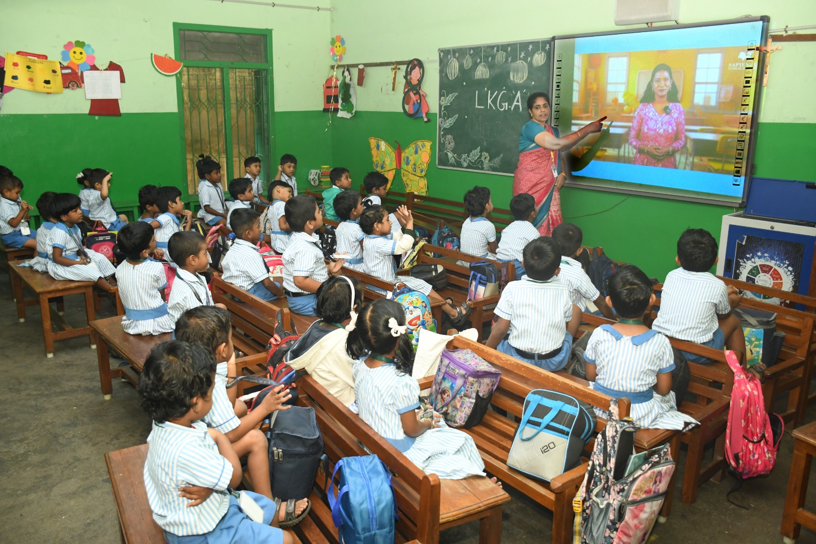 LKG smart class